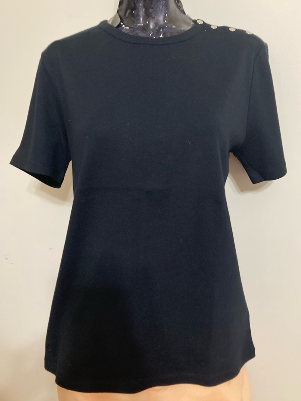 Chaps Black Short-Sleeve Crewneck Top with Shoulder Buttons. Item# SSct10